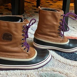 8.5 Sorel 1964 CVS camel brown with purple laces